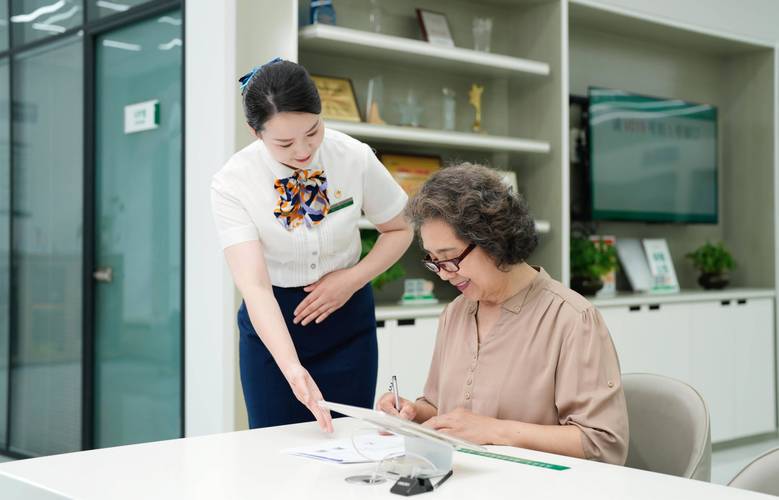 健诚医保卡怎么取现银行卡余额，很多人都搞错了